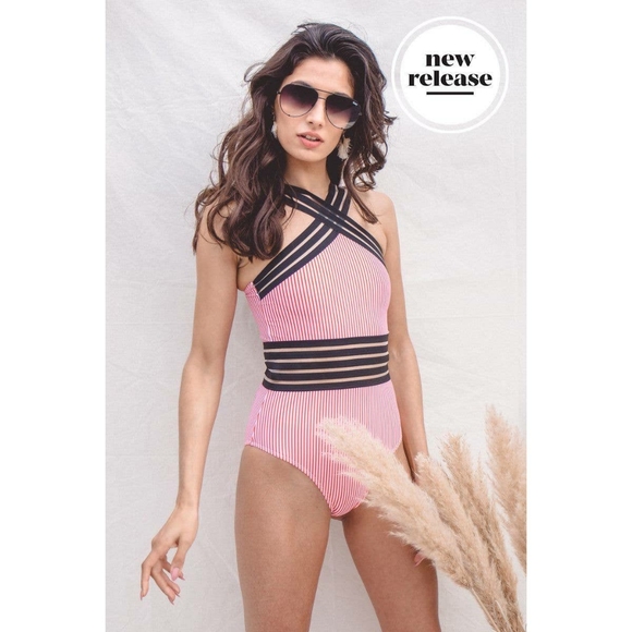 Crossover One-Piece by aava - Picture 14 of 16